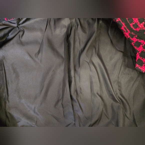 Karl Lagerfeld Cropped Tweed Pink and Black Open Front Jacket. Size Large - Picture 8 of 12